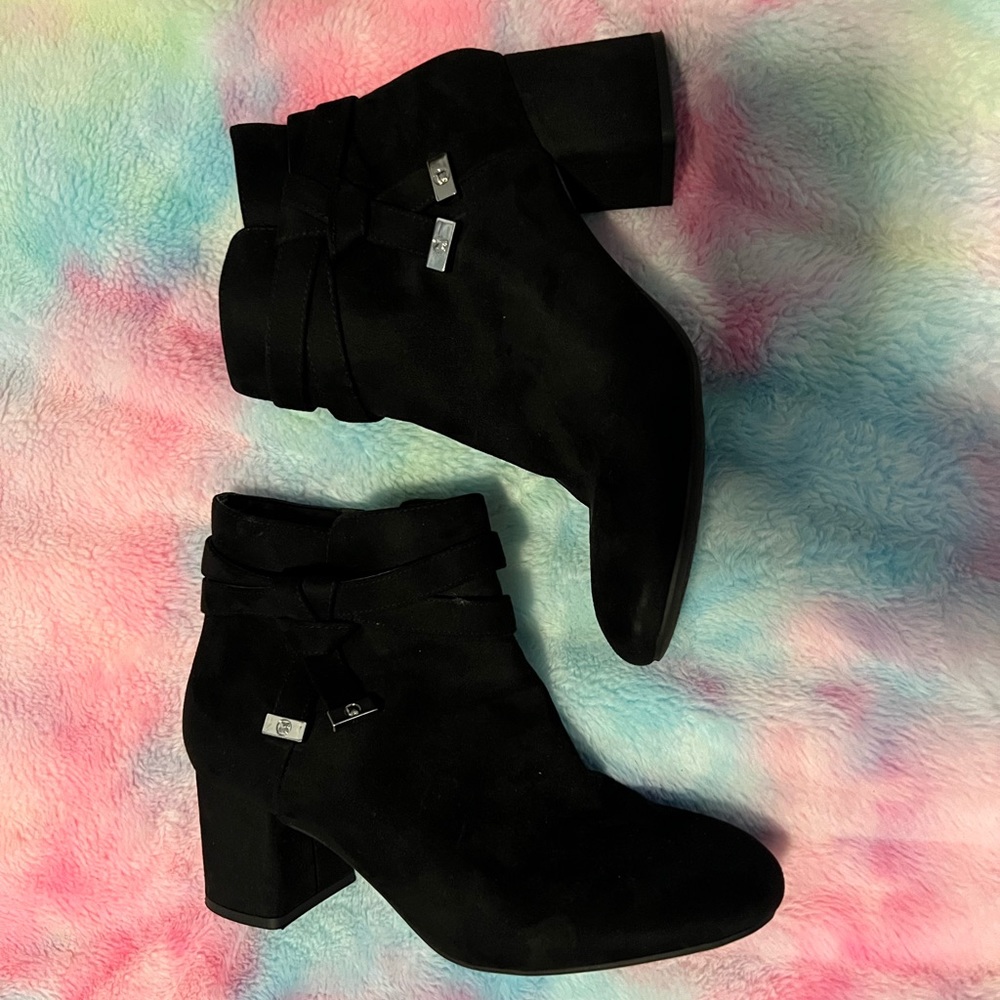 Women’s boots. Used once. 9.5